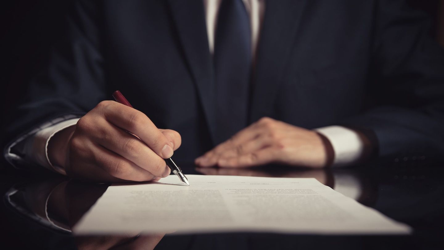 A Guide For Finding The Right Real Estate Lawyer