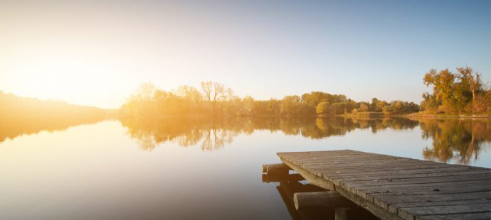 5 Reasons You Should Buy a Cabin or Cottage in the Fall