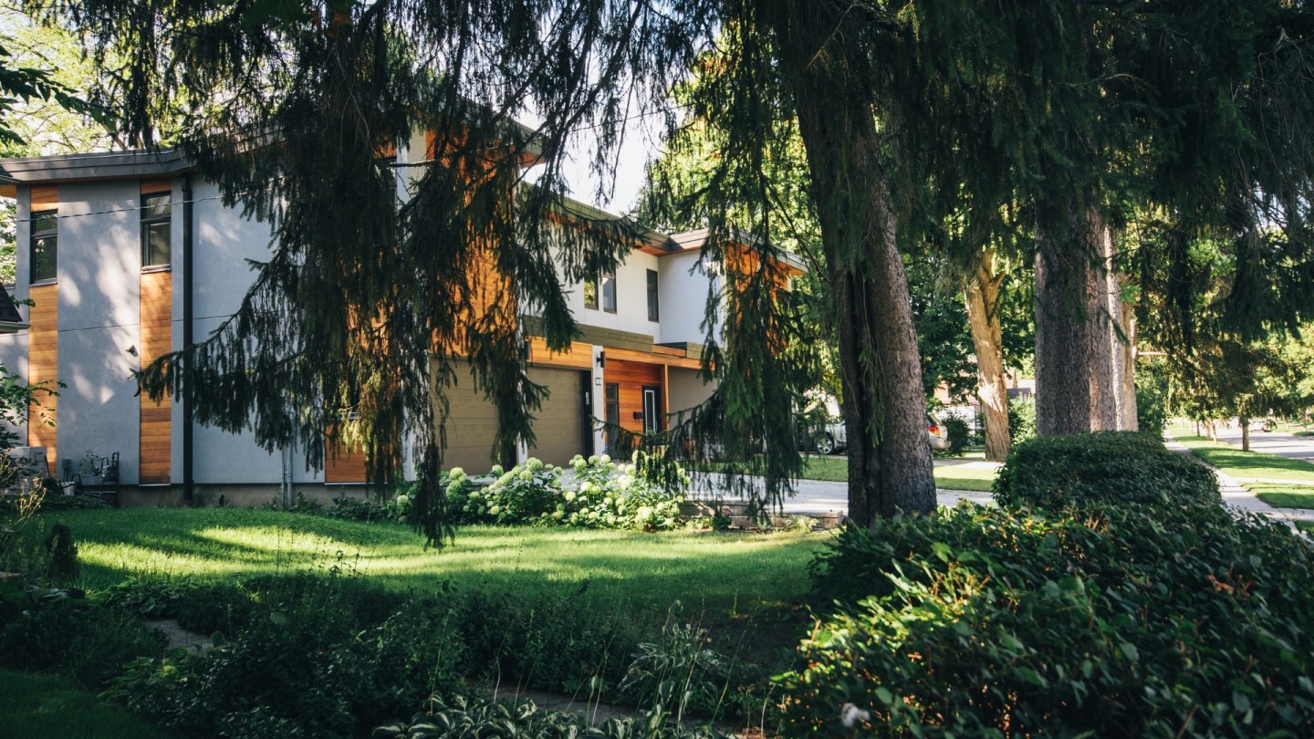 7 Simple Ways to Invest in Your Yard for Big Returns