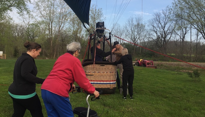 RE/MAX Balloon Takes Retirees on a Flight They Won’t Soon Forget