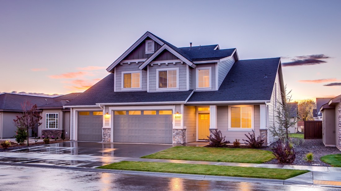 5 Easy Curb Appeal Tips for a Stand-Out Listing