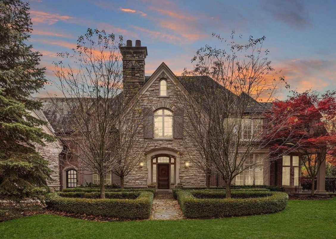 Toronto-houses-for-sale-Valley Rd_1