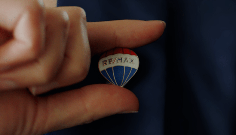 RE/MAX Dominates Canadian Real Estate Agent, Team Rankings