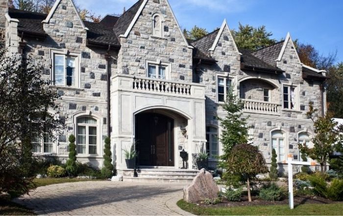 Uber-Luxe Greater Toronto Real Estate
