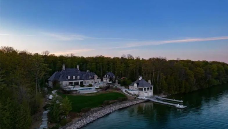 Big Wins in Small Markets: Luxury Real Estate Booms in the ‘Burbs