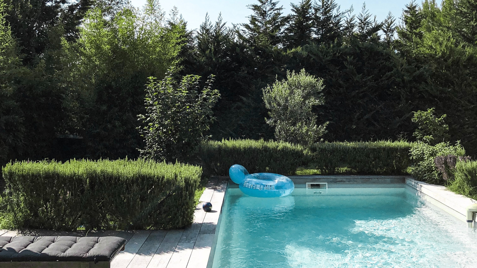 What to Expect When Adding a Swimming Pool to Your Home