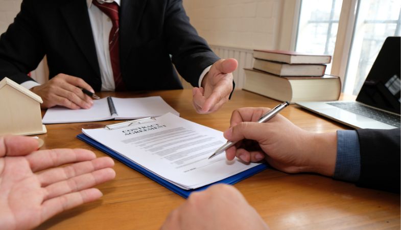 What Does a Real Estate Lawyer Do?