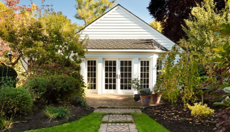 Windsor Essex Cottage Market Trends (2023)