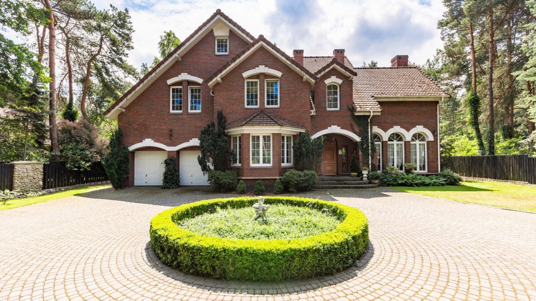 Greater Toronto Real Estate: 2024 Spotlight on Luxury