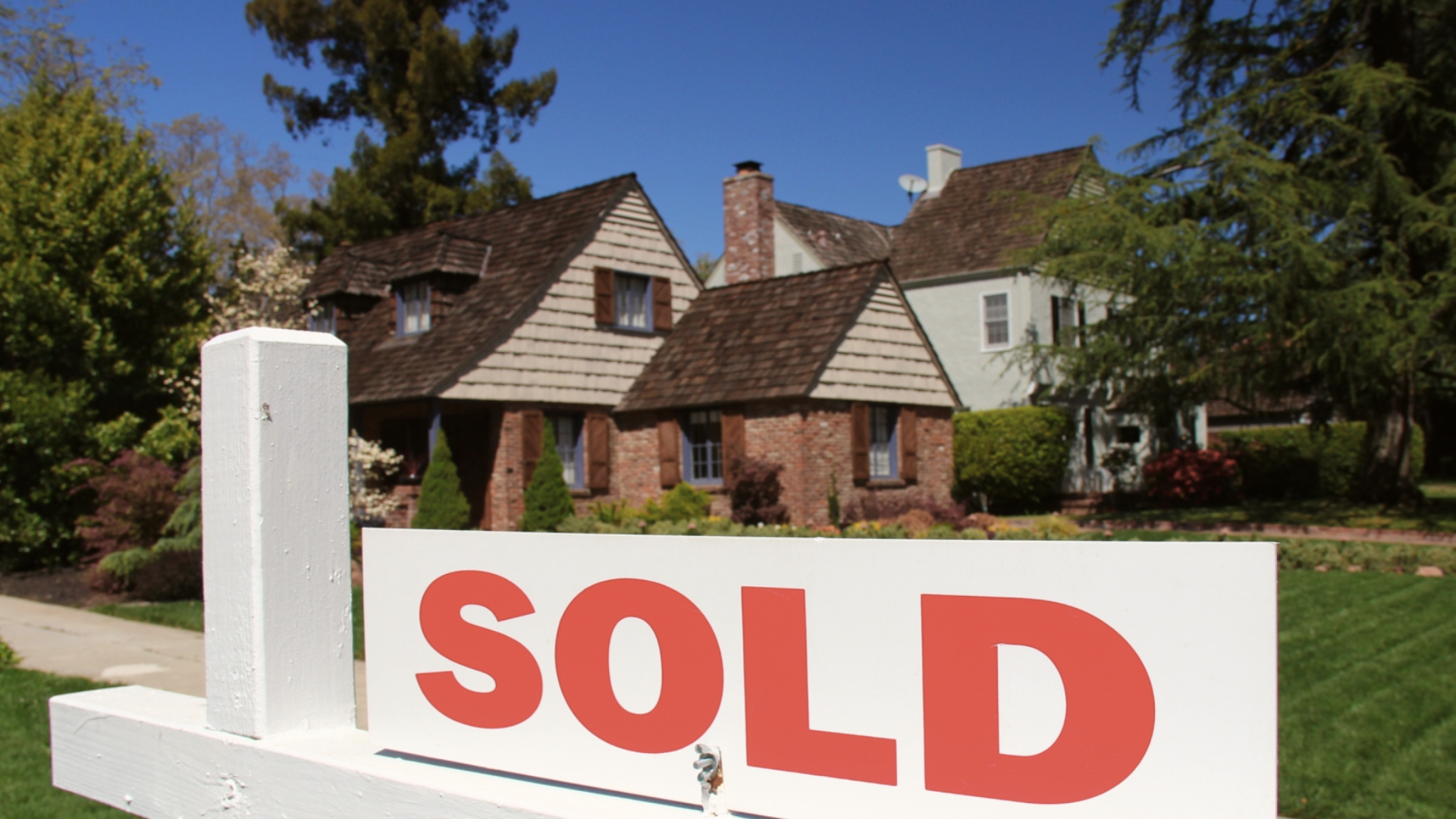 What Taxes Do You Pay When Selling a House in Ontario?