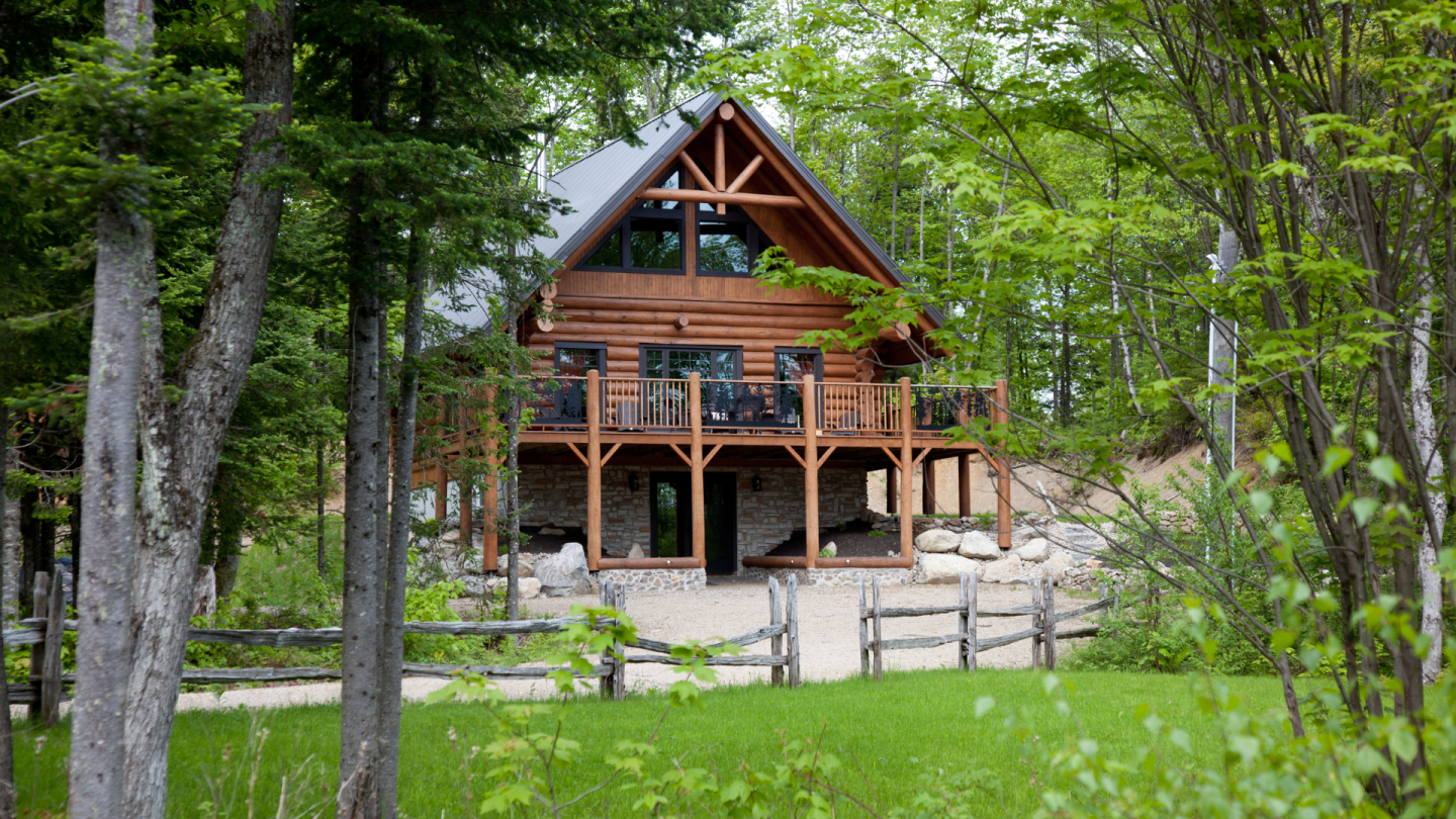 Why More Canadians Are Turning to Cottages as Full-Time Homes